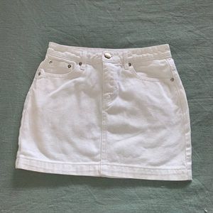 FOREVER21 WHITE DEMIN MINI SKIRT SIZE SMALL